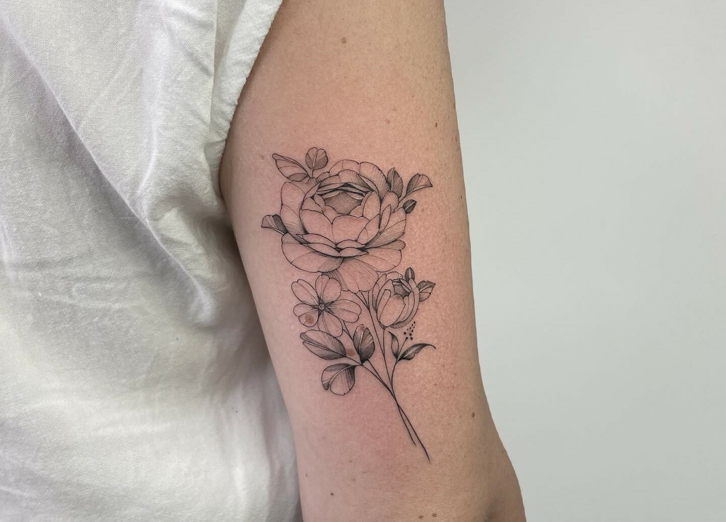 10 Best Small Flower Tattoos On Wrist That Will Blow Your Mind