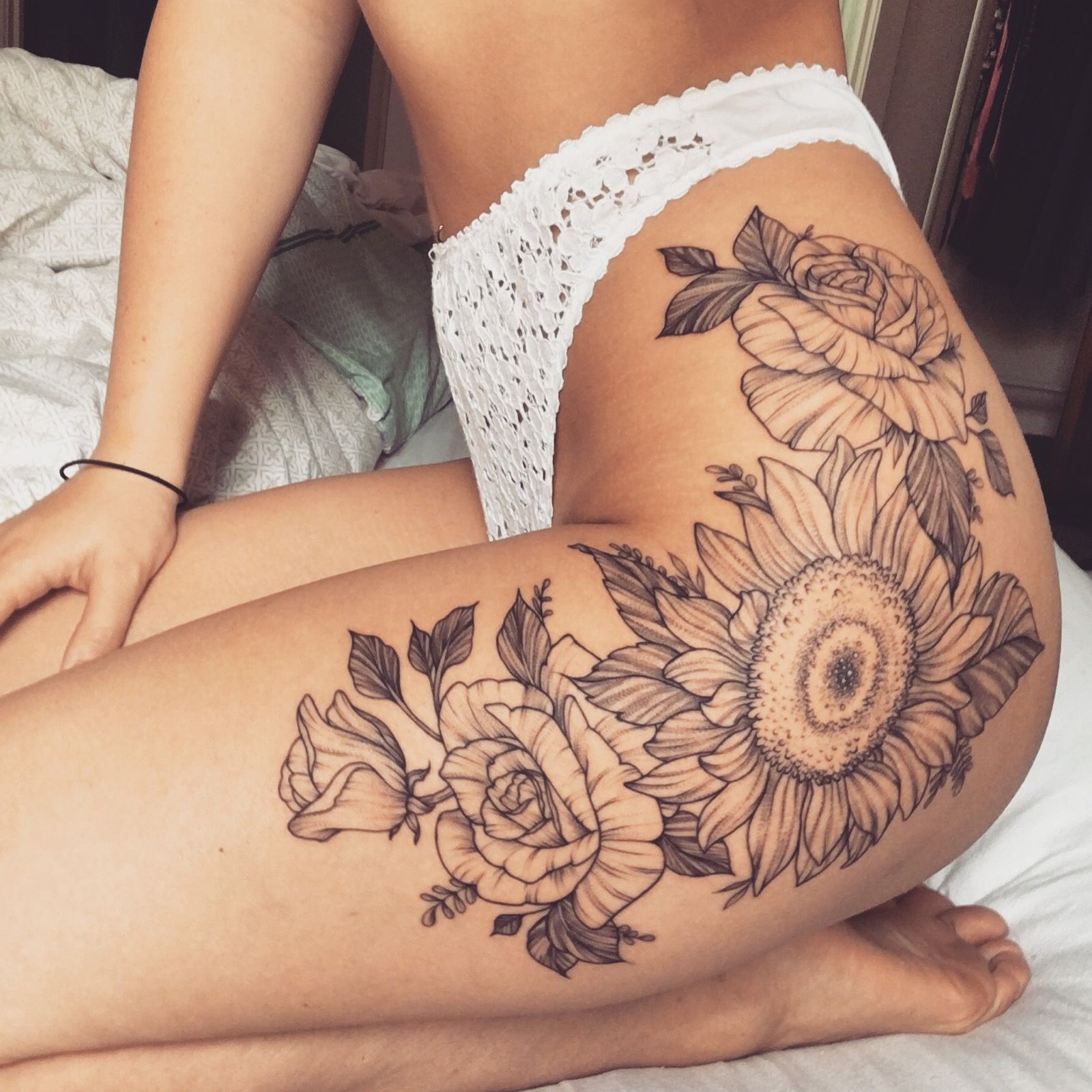 109 Stunning Hip Tattoo Designs For Women Mysteriousevent Com