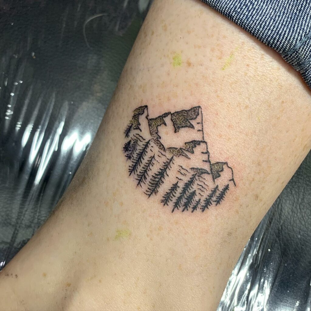 11 Minimalist Mountain Tattoo Ideas That Will Blow Your Mind