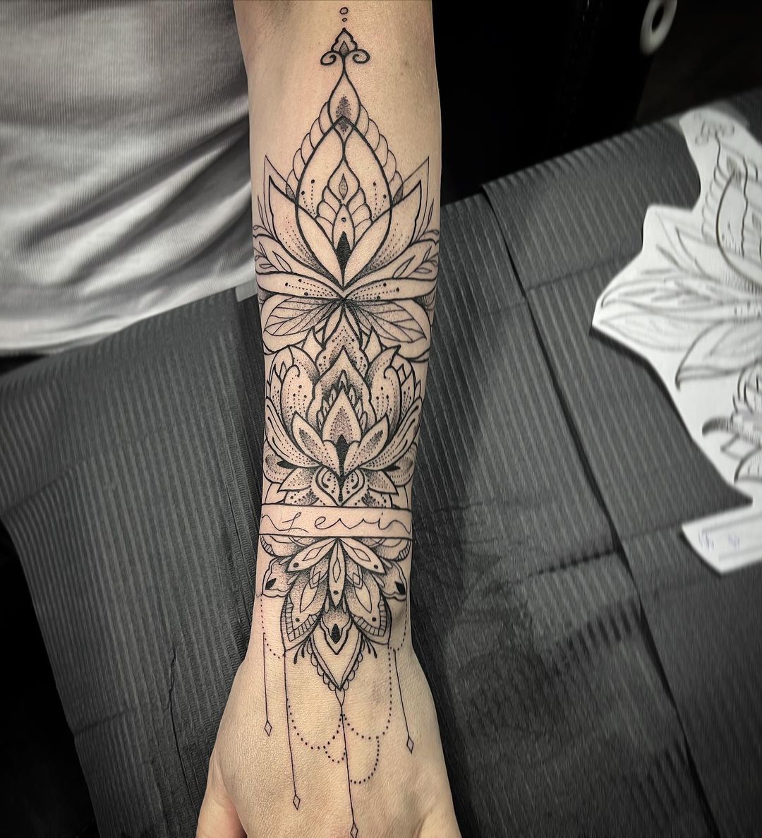 15 Stunning Mandala Tattoo Designs For Men And Women Mandala Flower