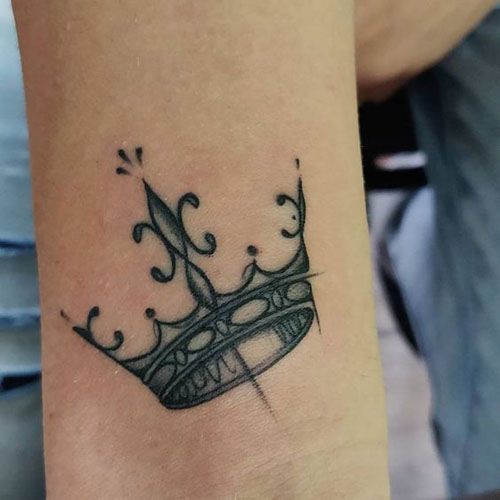 15 Unique Crown Tattoo Designs To Embrace Royalty