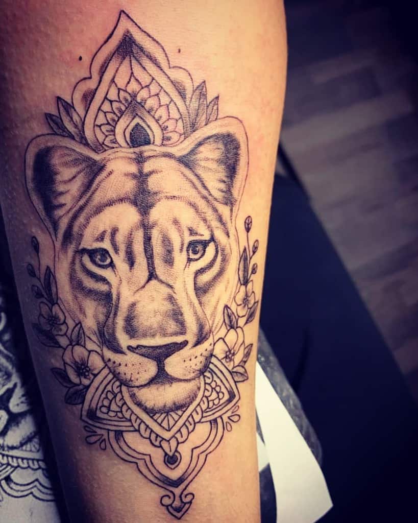 20 Amazing Lioness And Cub Tattoo Designs To Inspire You In 2023