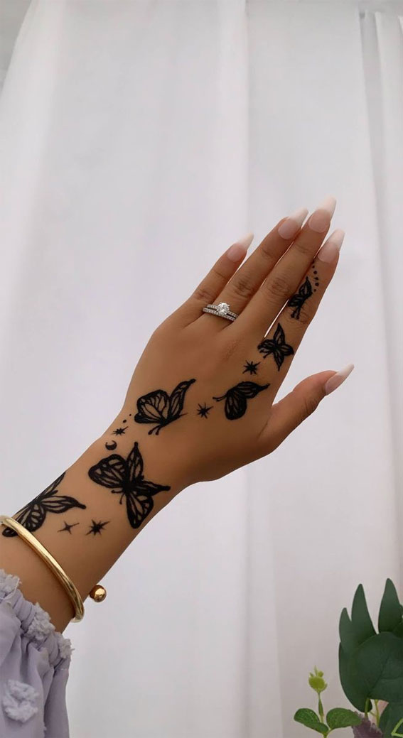 25 Beautiful Hand Tattoo Ideas Teddy Heart I Take You Wedding