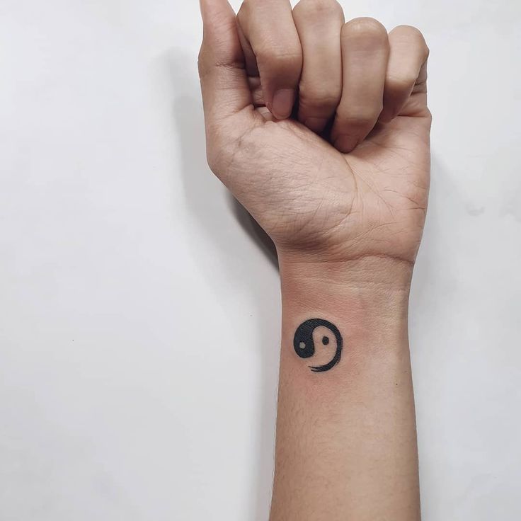 25 Yin Yang Symbol Tattoos That Embrace Balance