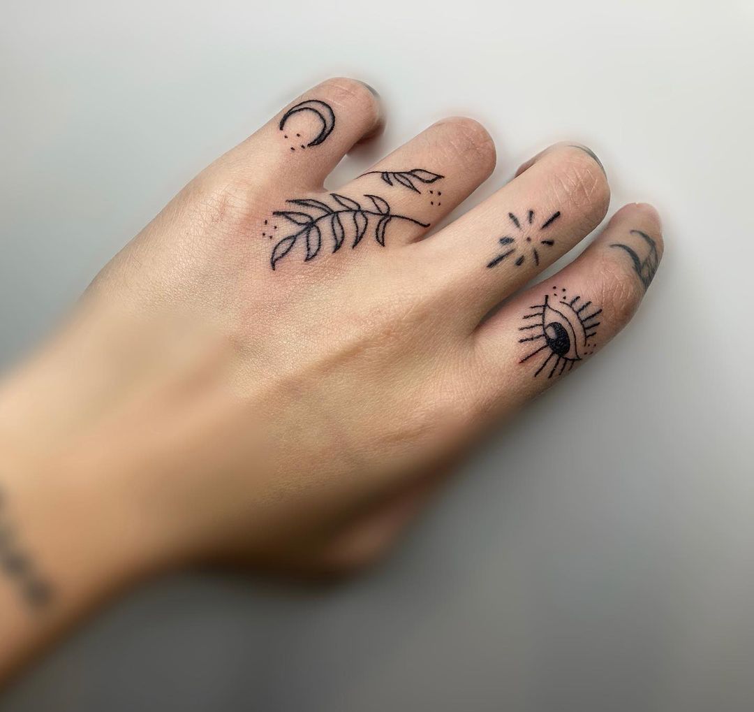 27 Small Finger Tattoos For Minimalists In 2021 Small Tattoos Amp Ideas Hand And Finger Tattoos