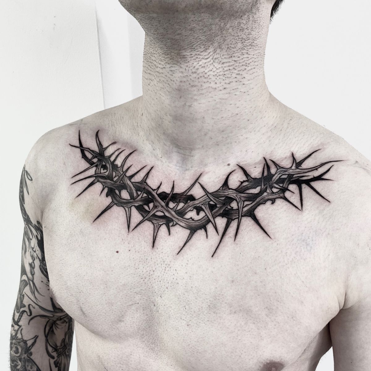 30 Beautiful Crown Of Thorns Tattoo Ideas