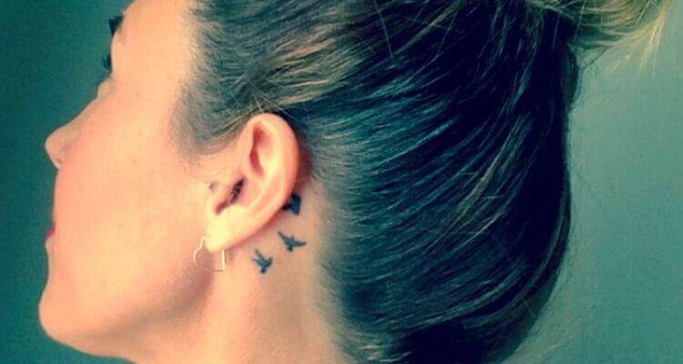 35 Minimalists Behind The Ear Tattoo Ideas Trendy Designs