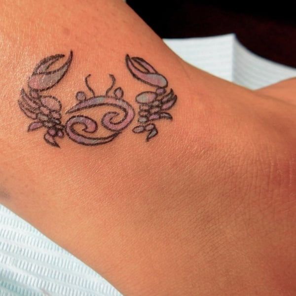 39 Captivating Zodiac Cancer Tattoos For Women That You Ll Cherish