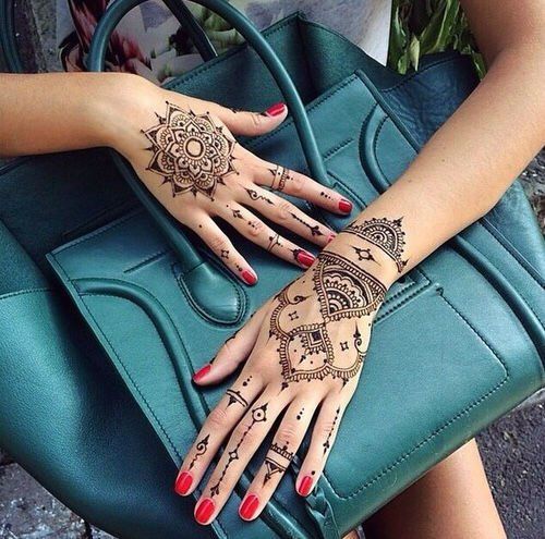 40 Delicate Henna Tattoo Designs