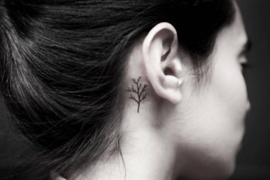 40 Meaningful But Cute Behind The Ear Tattoo Designs Greenorc