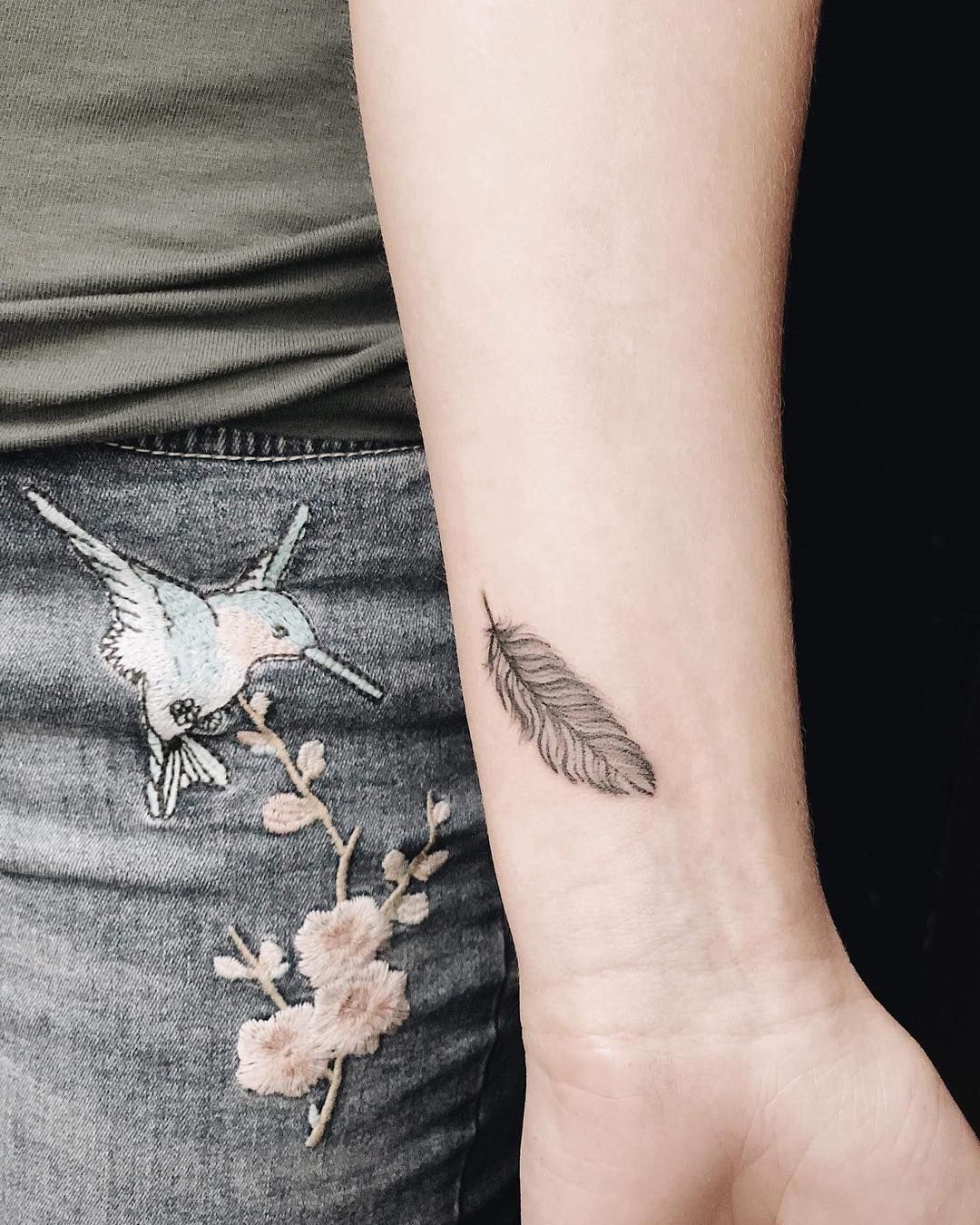 40 Photos That Prove Feather Tattoos Are A Timeless Carefree Ink Choice Feather Tattoos