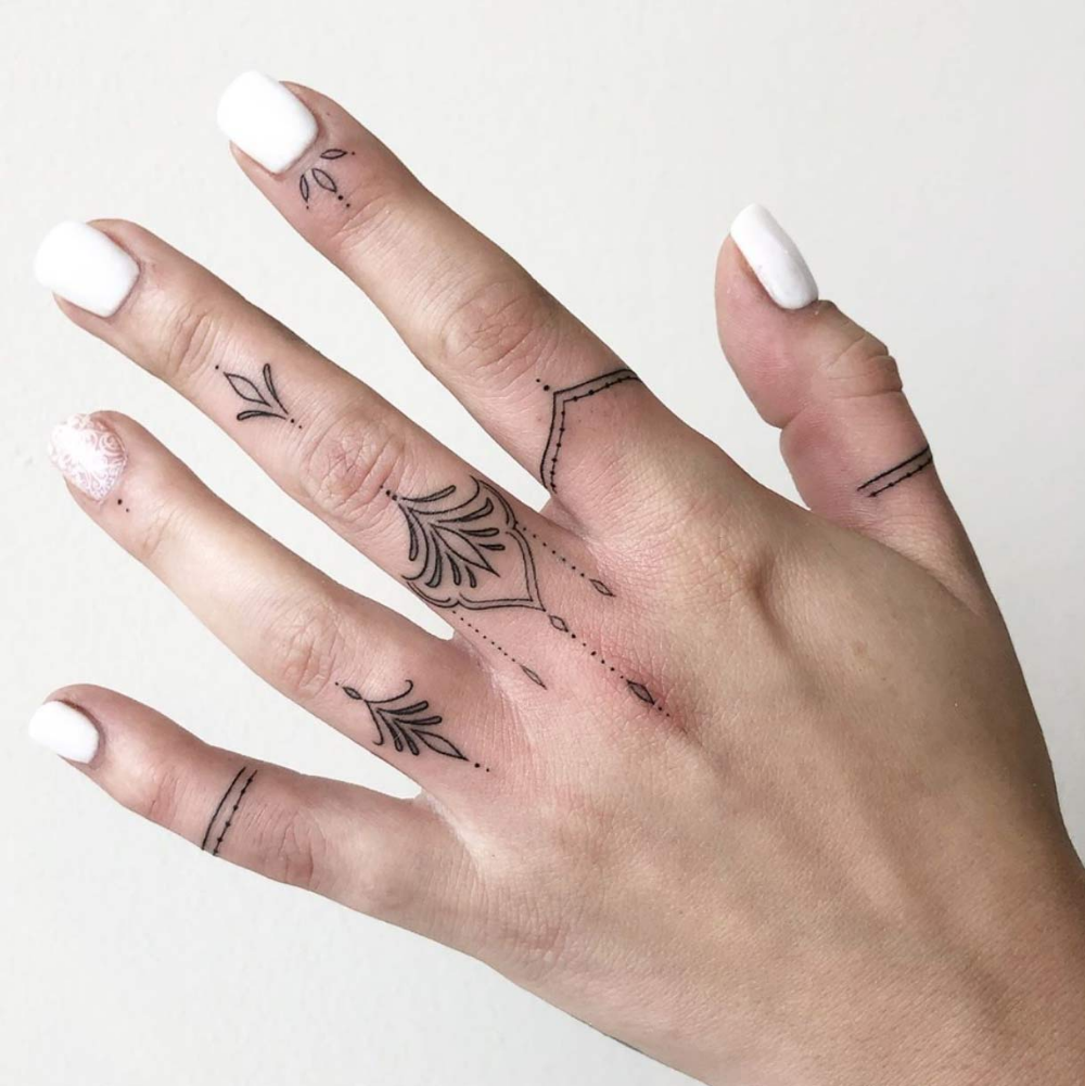 40 Tiny Finger Tattoos That Define Perfection Tattooblend