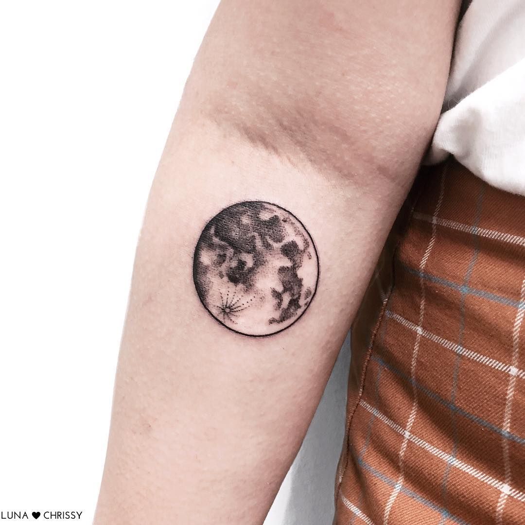 50 Examples Of Moon Tattoos Art And Design Full Moon Tattoo Moon