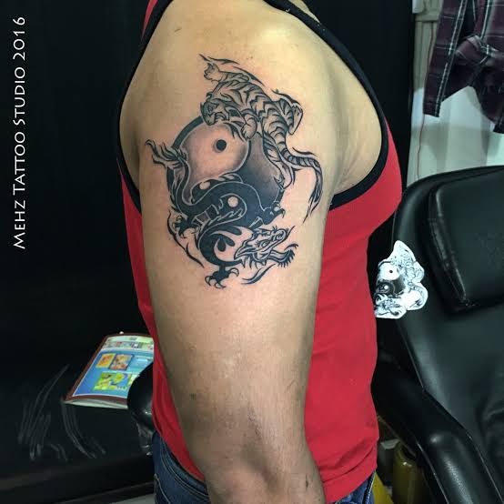 50 Yin Yang Dragon Tattoo Unique Designs 2020 In 2020 Dragon