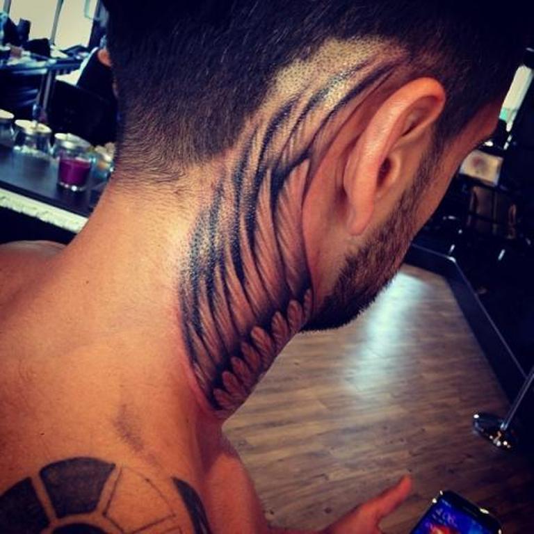 59 Wonderful Wings Neck Tattoos