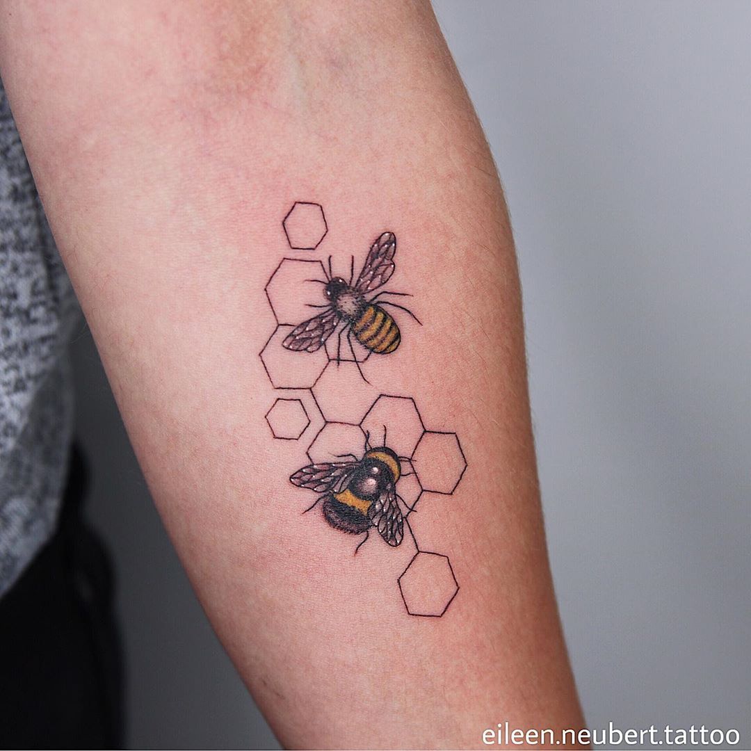 95 Bumble Bee Tattoo Designs That You Ll Have You Buzzing Tattoos