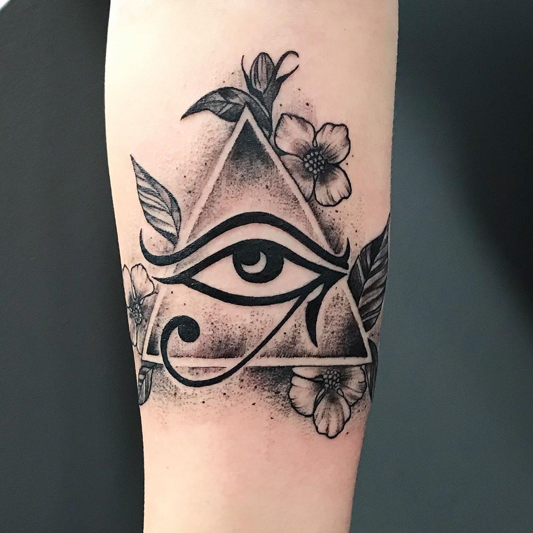 5 Stunning All Seeing Eye Tattoo Designs You'll Love