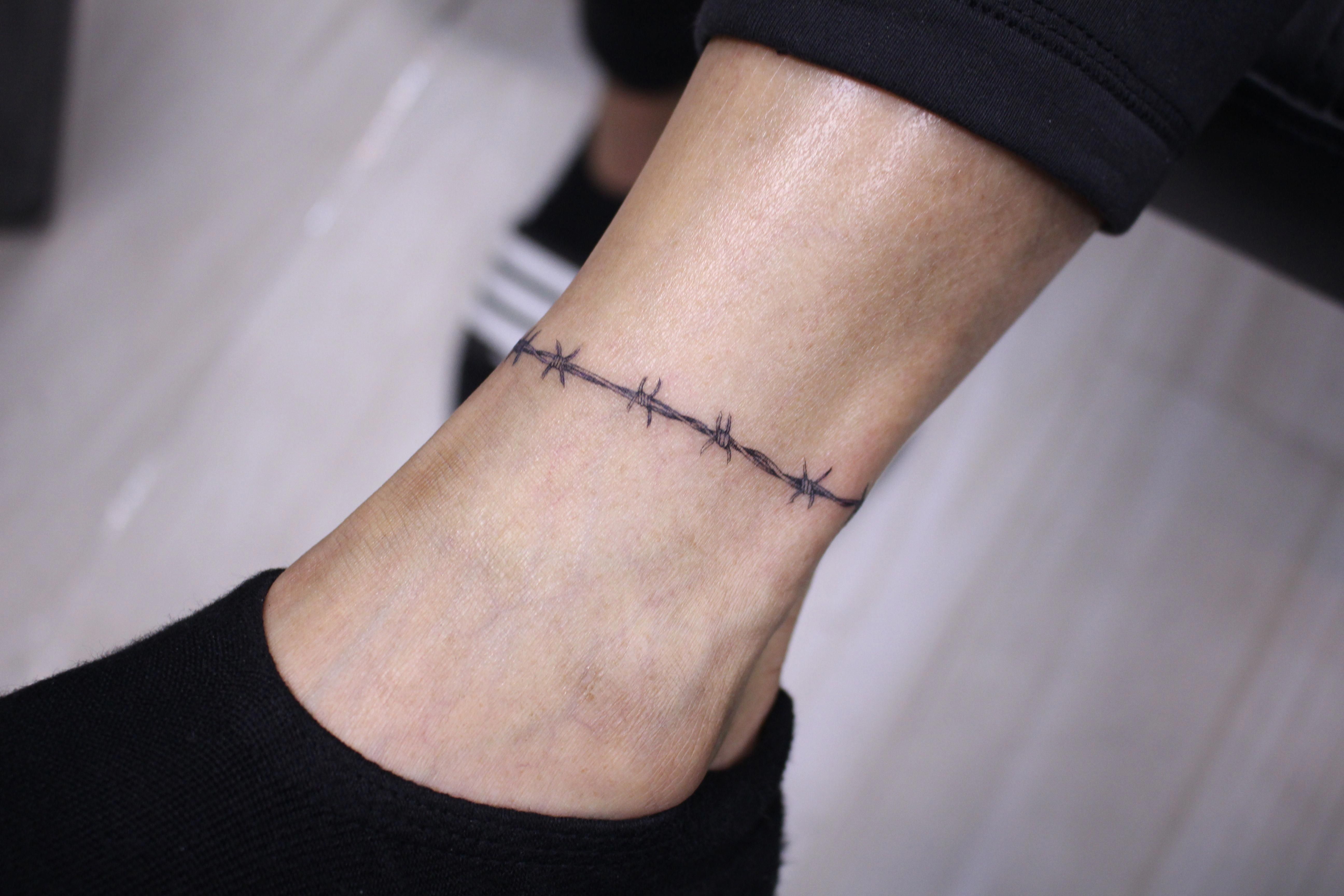 7 Stunning Ankle Bracelet Tattoo Ideas for 2023