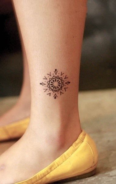 Attractive Simple Leg Tattoo Designs For Girls