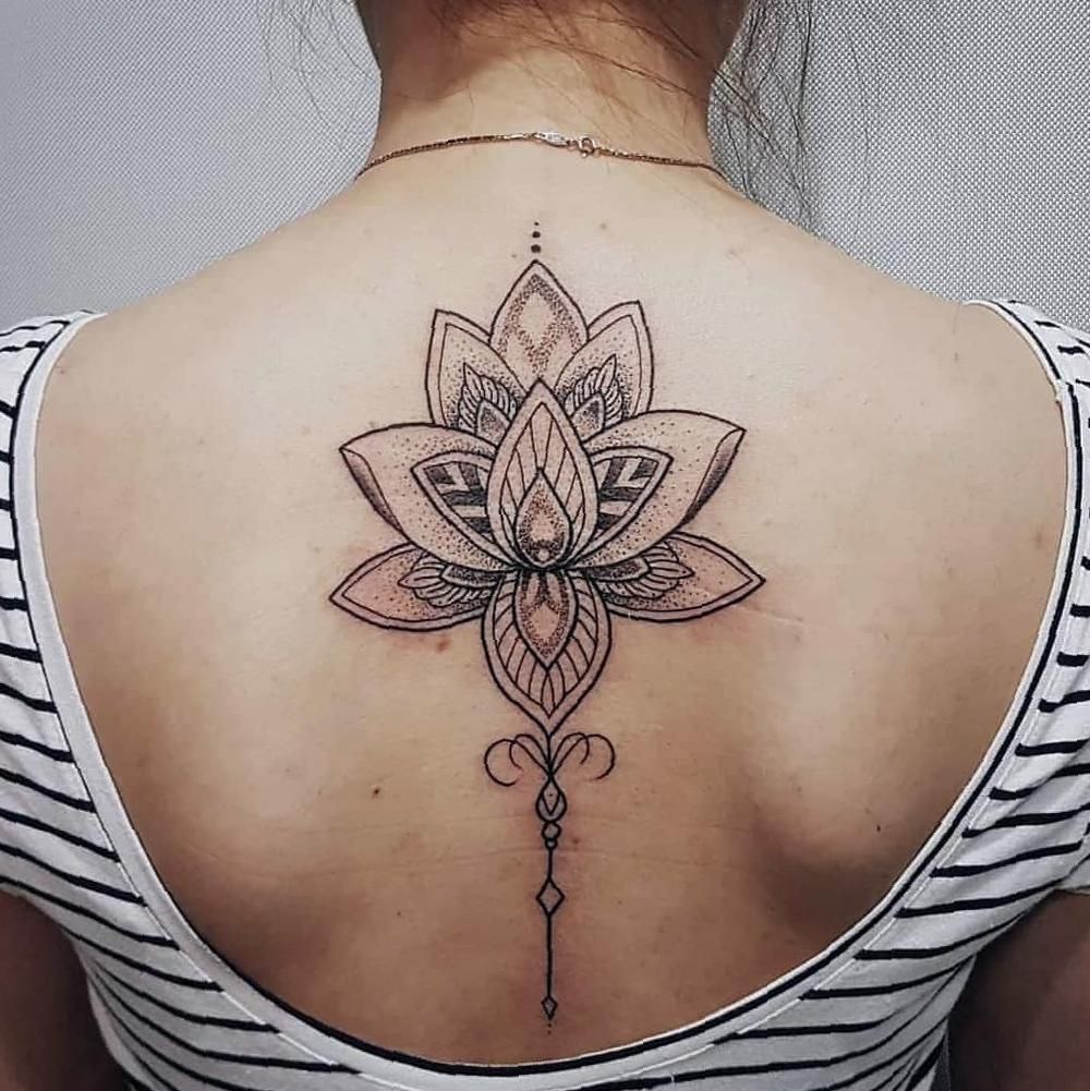 25 Stunning Back Tattoo Ideas for Females