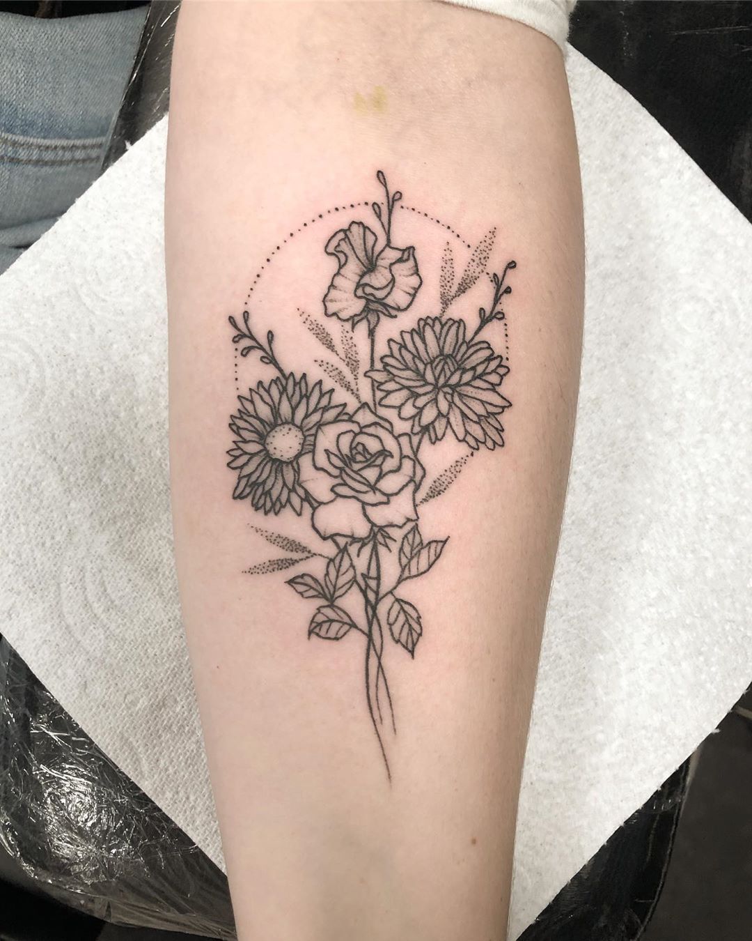 5 Charming Birth Flower Tattoo Ideas for Family Bonding