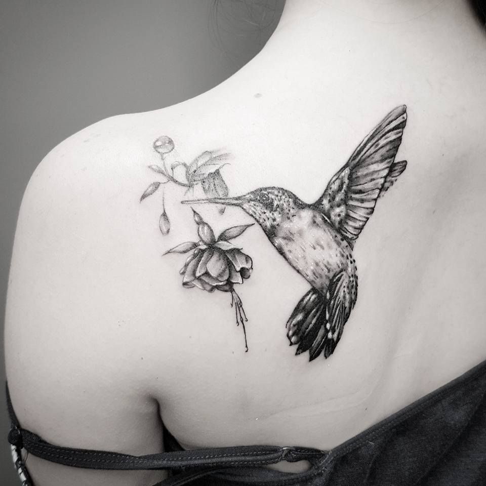 5 Unique Black Hummingbird and Flower Tattoo Designs