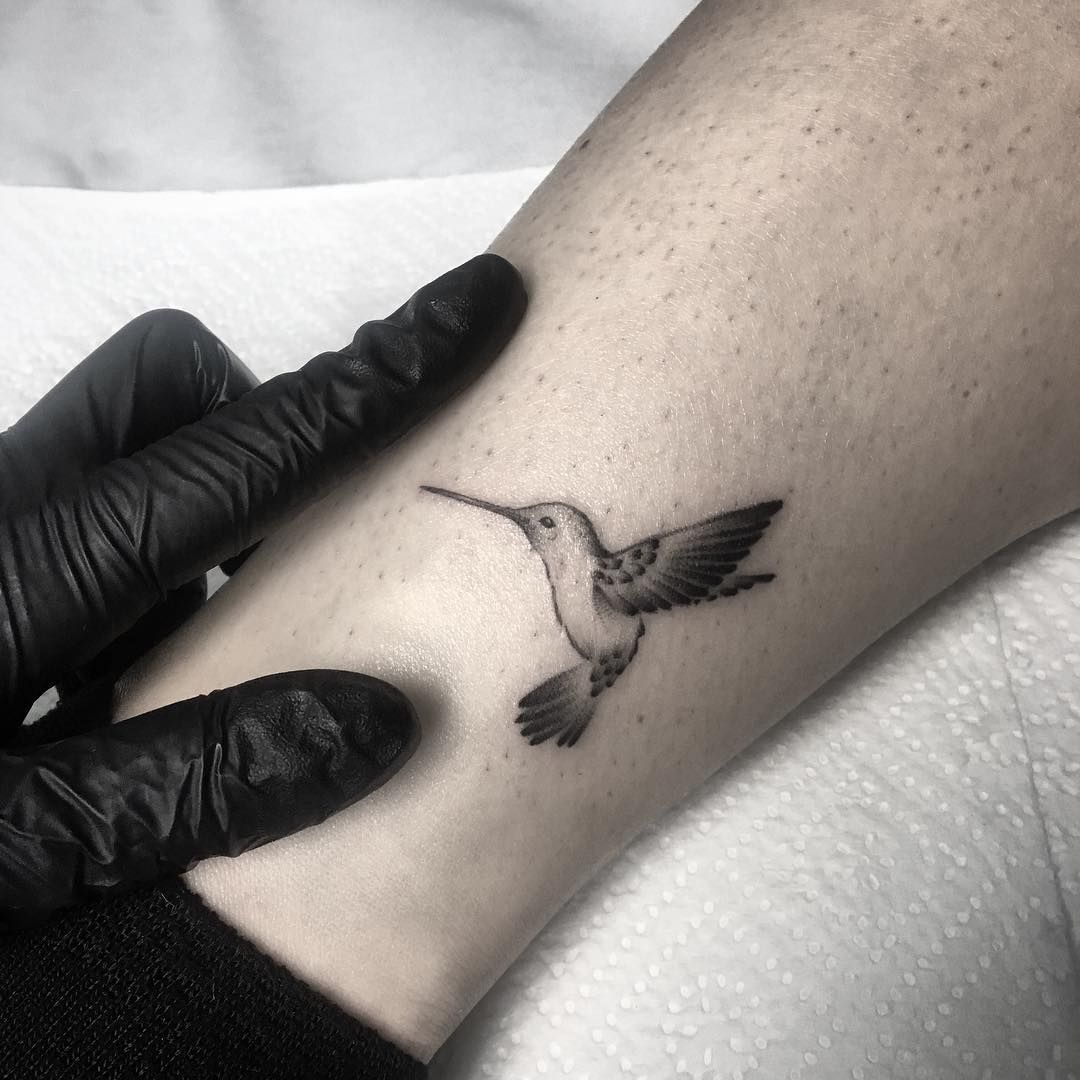 5 Stunning Black White Hummingbird Tattoo Designs