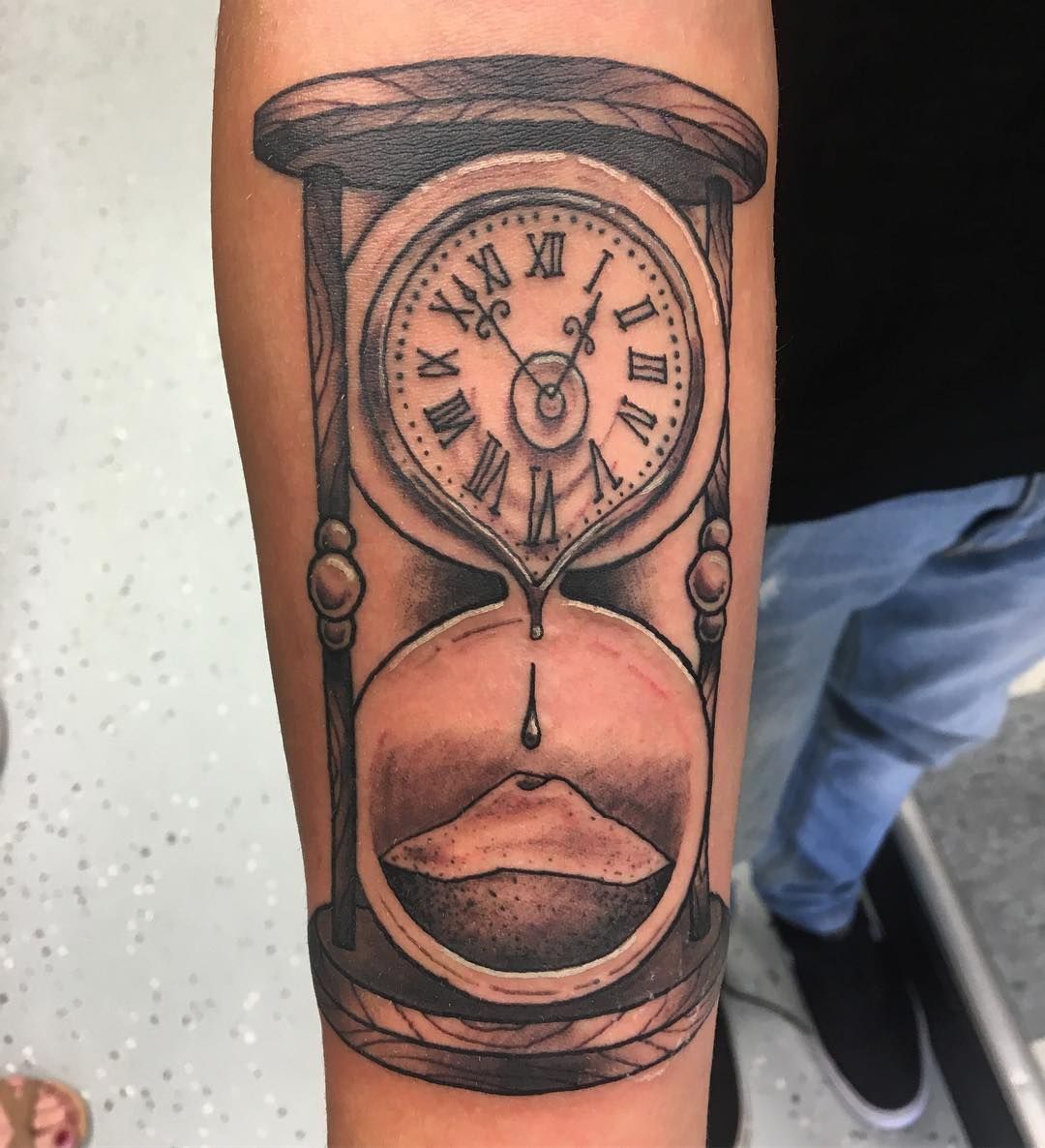 5 Timeless Clock and Hourglass Tattoo Designs You'll Love