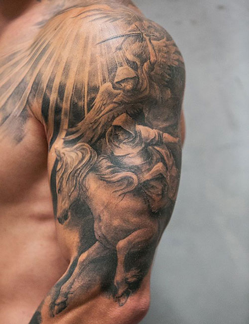 5 Stunning Shoulder Tattoo Designs for Men