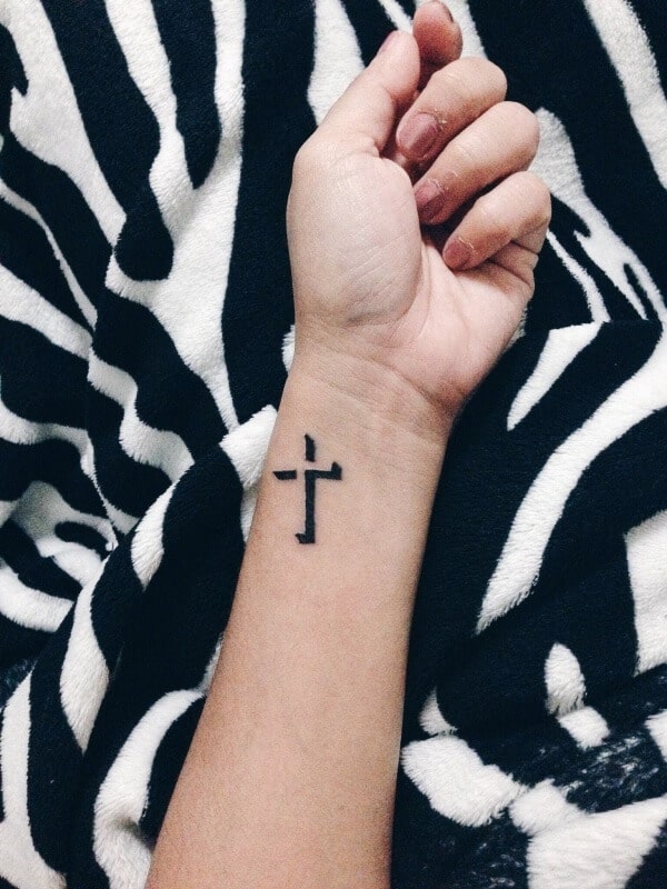 Cross Tattoo Designs For Women Easyday