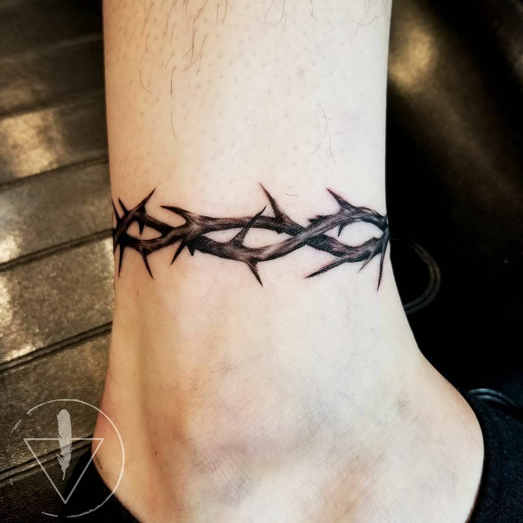 Crown Of Thorns Tattoo Meaning And Symbolism Fully Explained Tattooclue Com