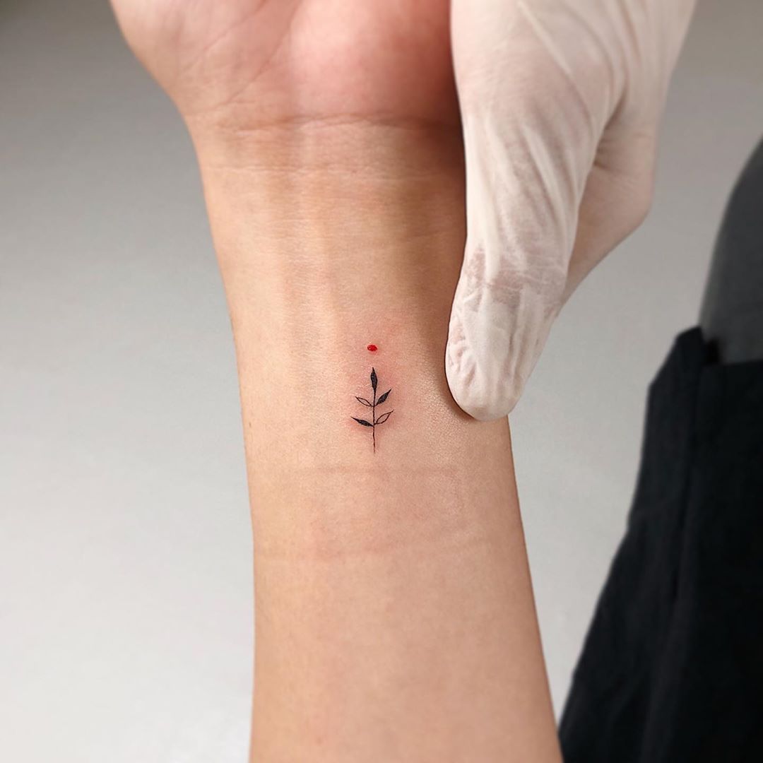 Cute Tiny Wrist Tattoos You Ll Want To Get Immediately Glamour