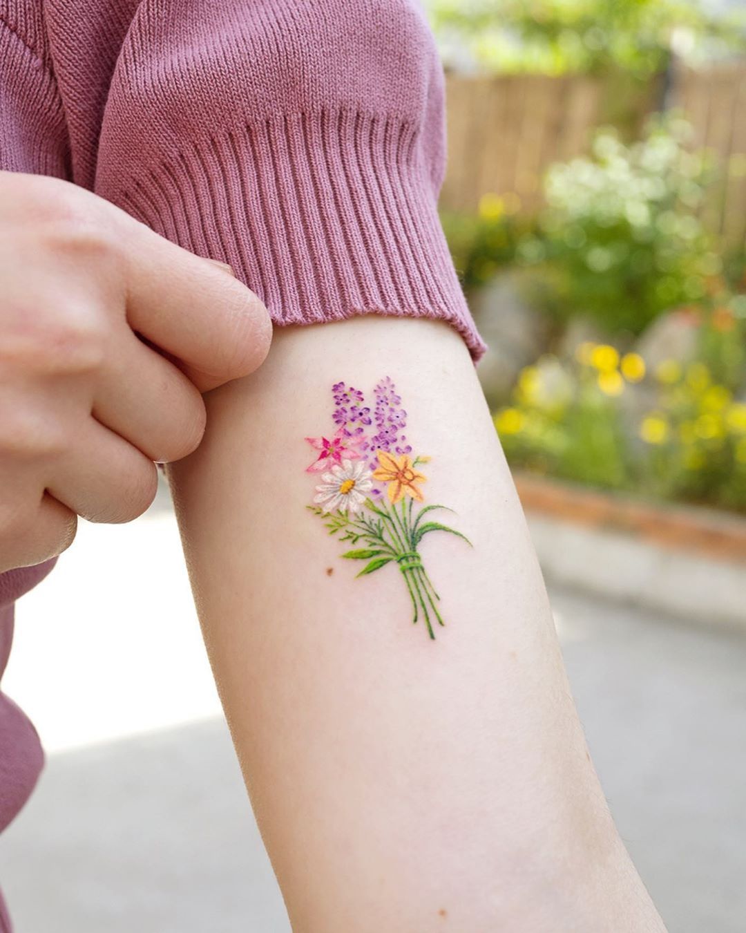 Daisy Tattoos 50 Best Amp Cute Tattoos Designs And Ideas With Meanings