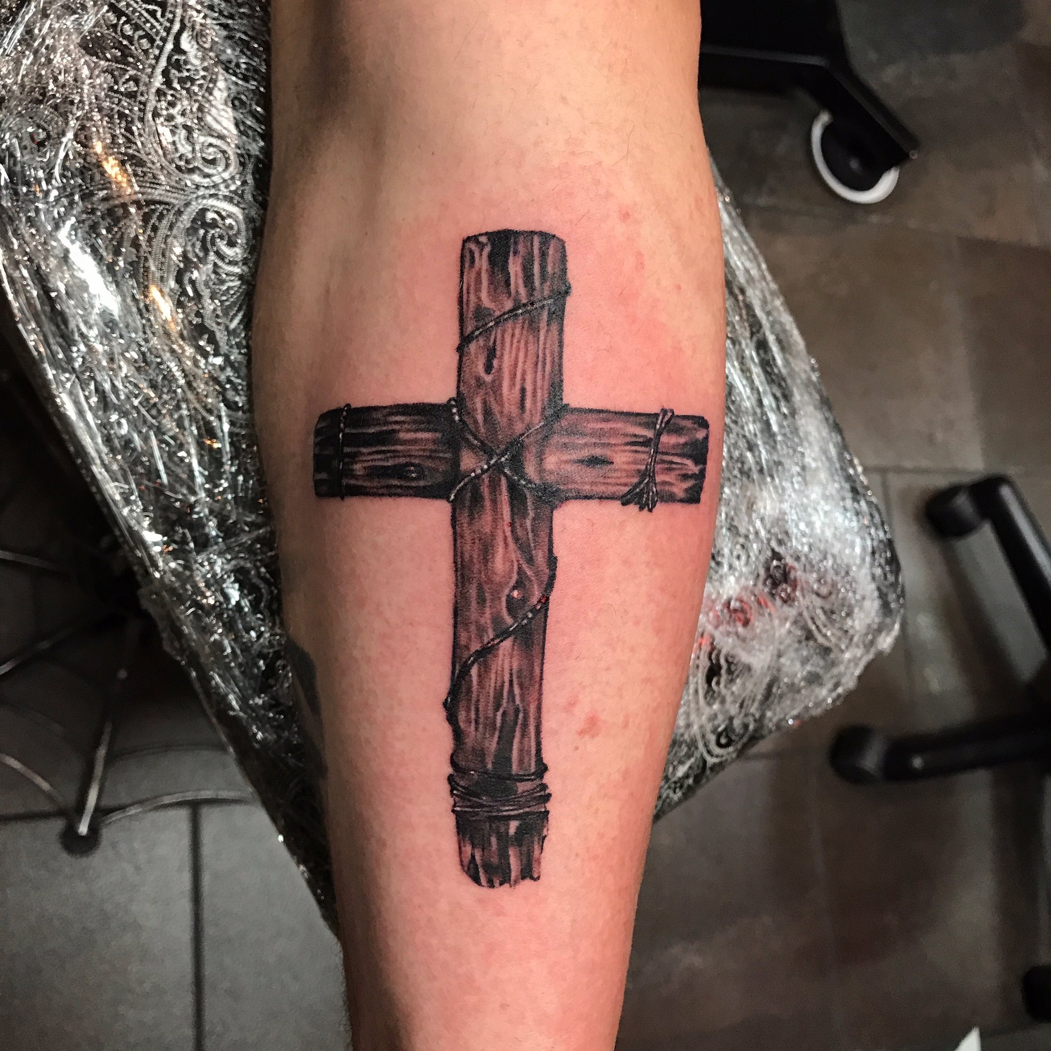 Details 60 Wooden Cross Tattoos Latest In Cdgdbentre