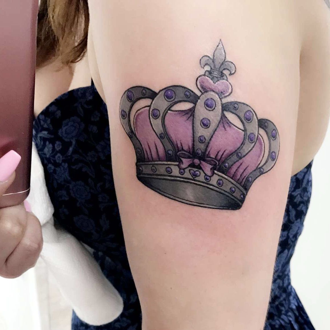 Details 83 Crown Tattoos For Women Latest In Eteachers