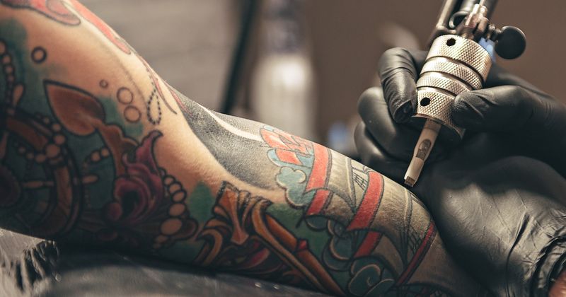 Die 10 Besten Tattoo Studios In Der N He Preisvergleich