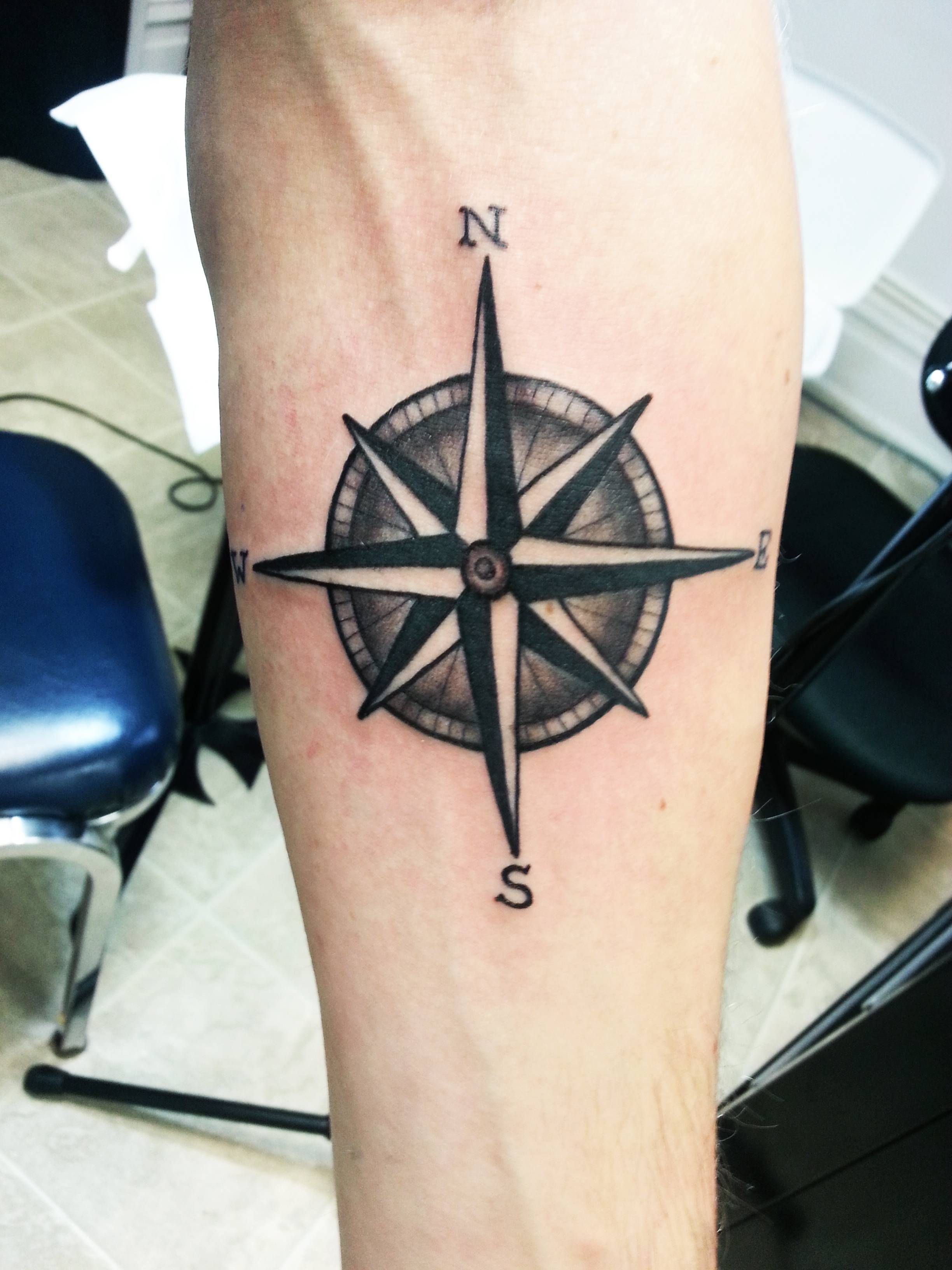 Elegant Compass Tattoo Design On Arm Tattoos Designs