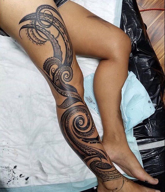 5 Stunning Tribal Sidepiece Tattoos for Women