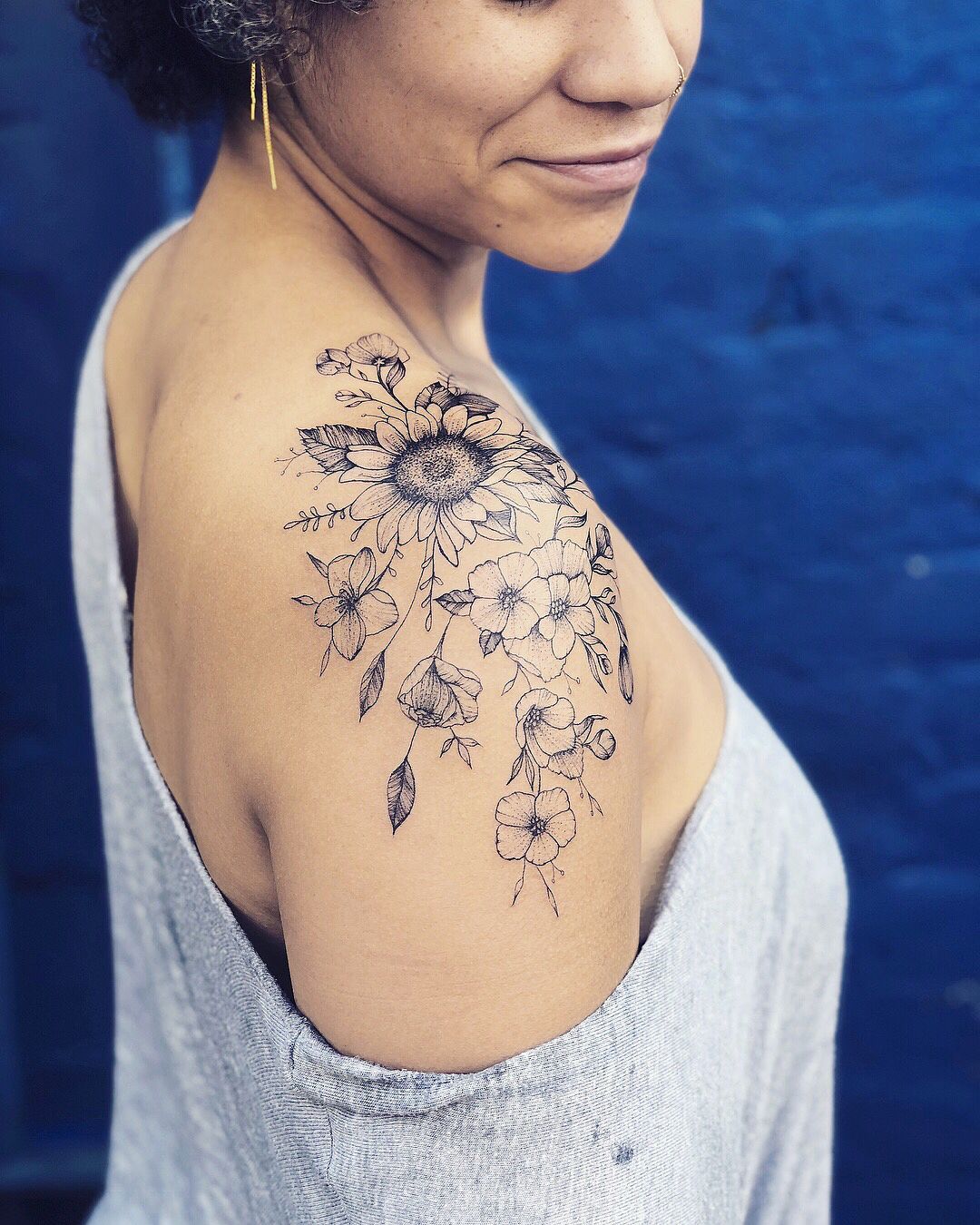 5 Stunning Flower Shoulder Tattoo Ideas for Women