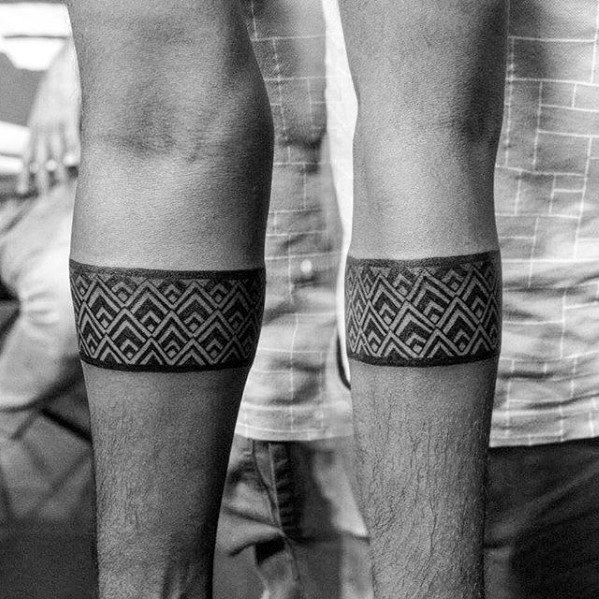 10 Must-See Forearm Band Tattoos for Men