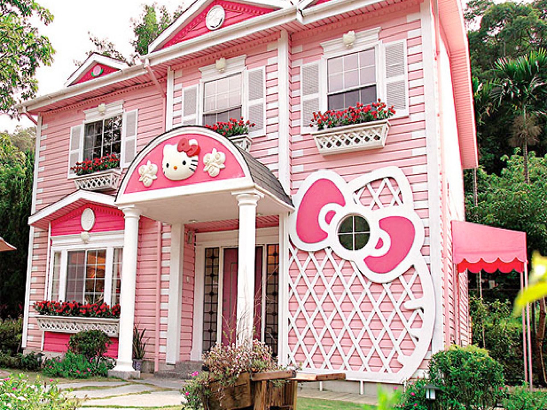 Hello Kitty Family Tea Party Time Hello Kitty House Hello Kitty Cake