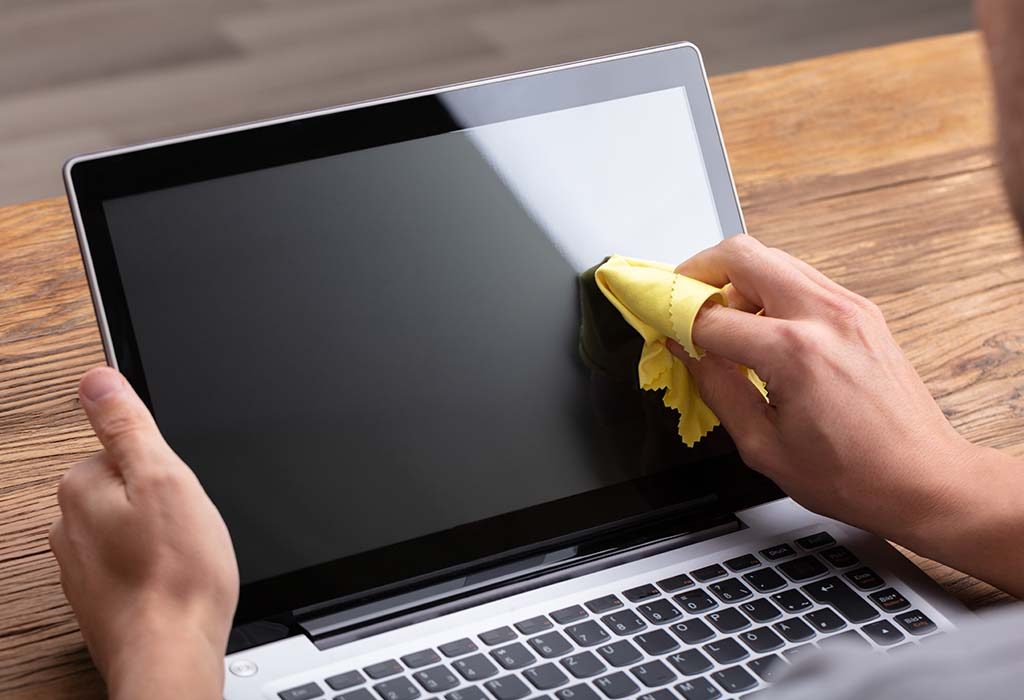 How To Clean Laptop Screen The Best Way Of Cleaning Your Monitor