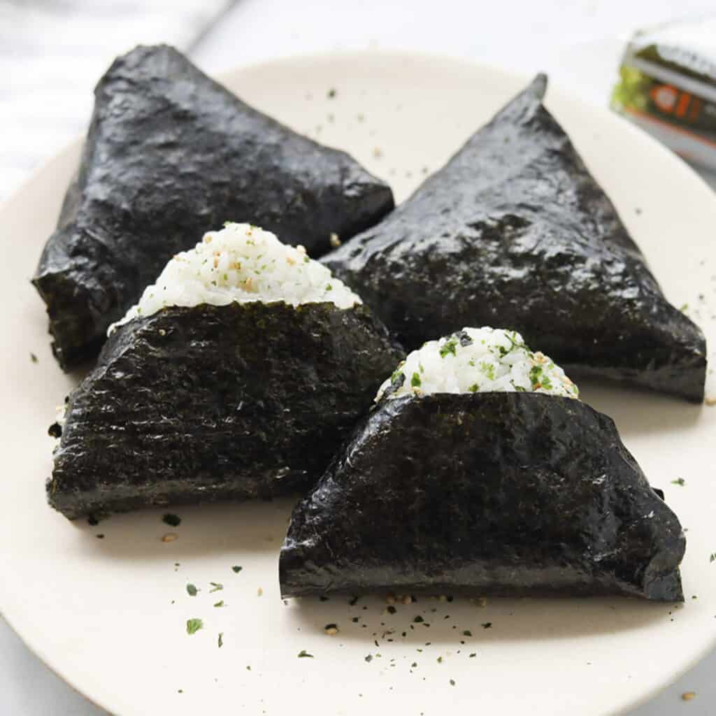 How To Make Japanese Onigiri Rice Triangles Rice Wrapped With Seaweed