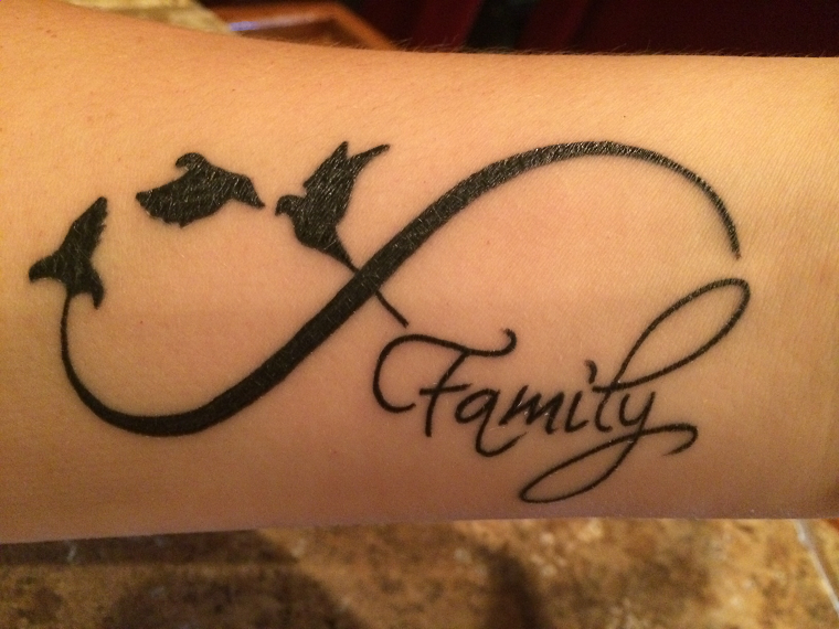 Infinity Family Tattoo Tatuaggio Famiglia Tatuaggi Caratteri Per