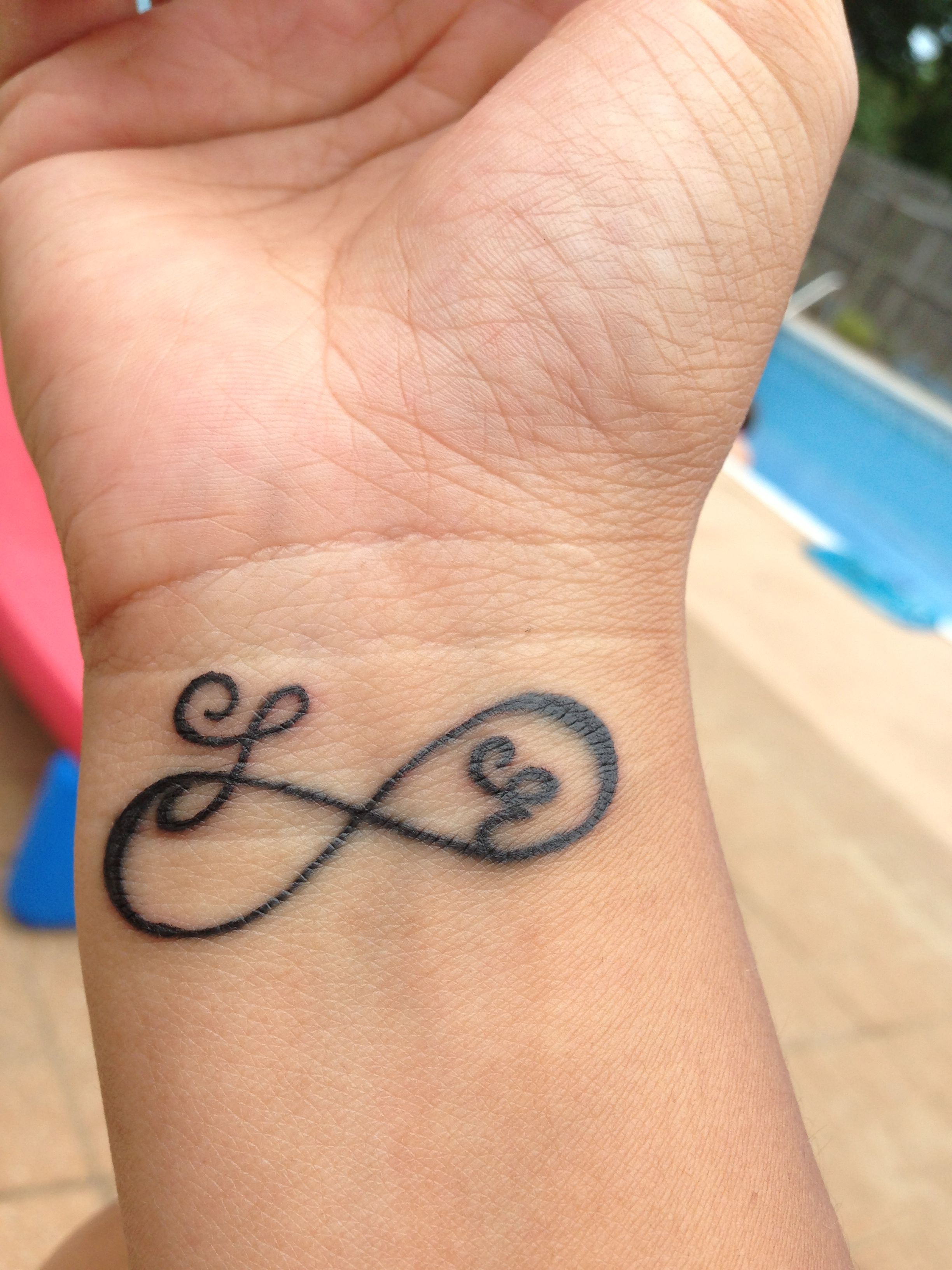 5 Stunning Infinity Tattoo Ideas with Initials