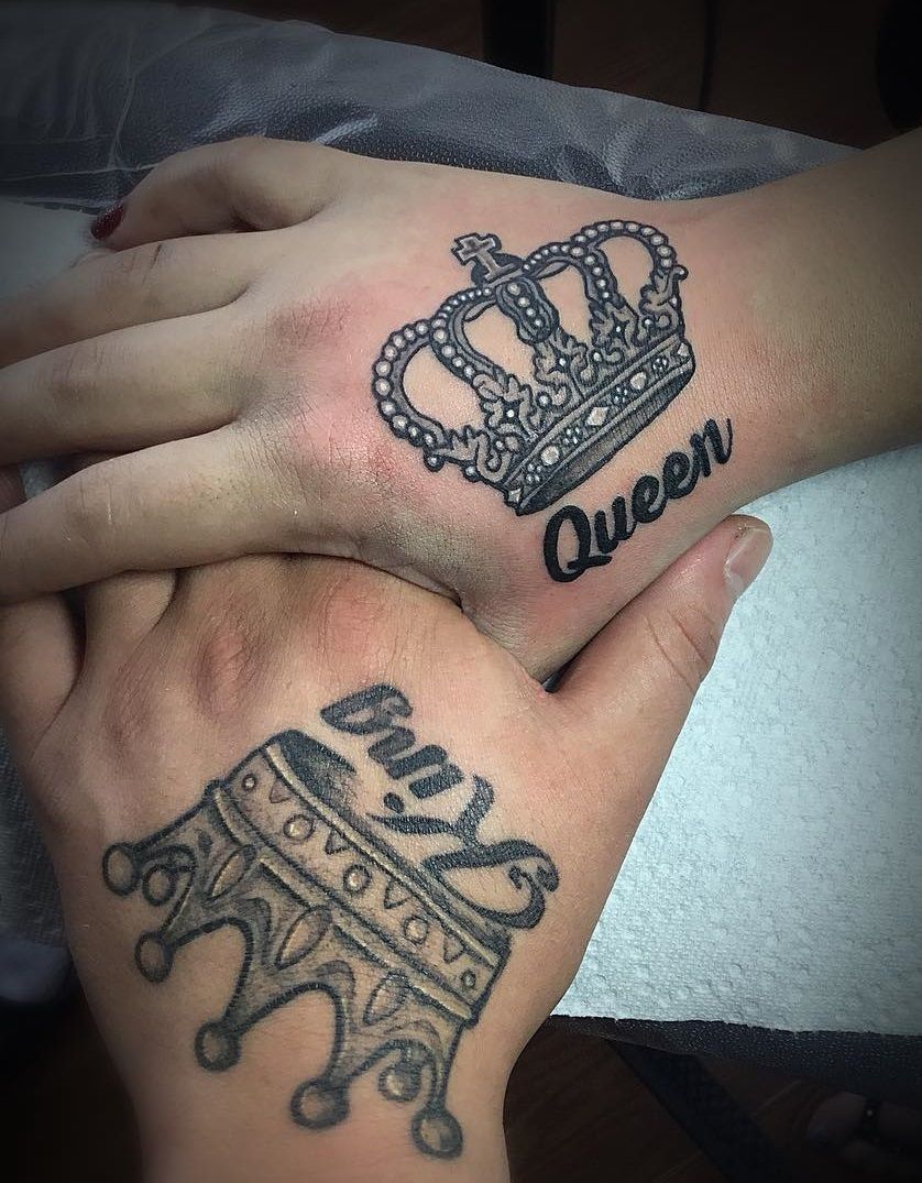 Koron K Nem Csak Kir Lyl Nyoknak Crown Tattoo Design Crown Tattoo King Queen Tattoo