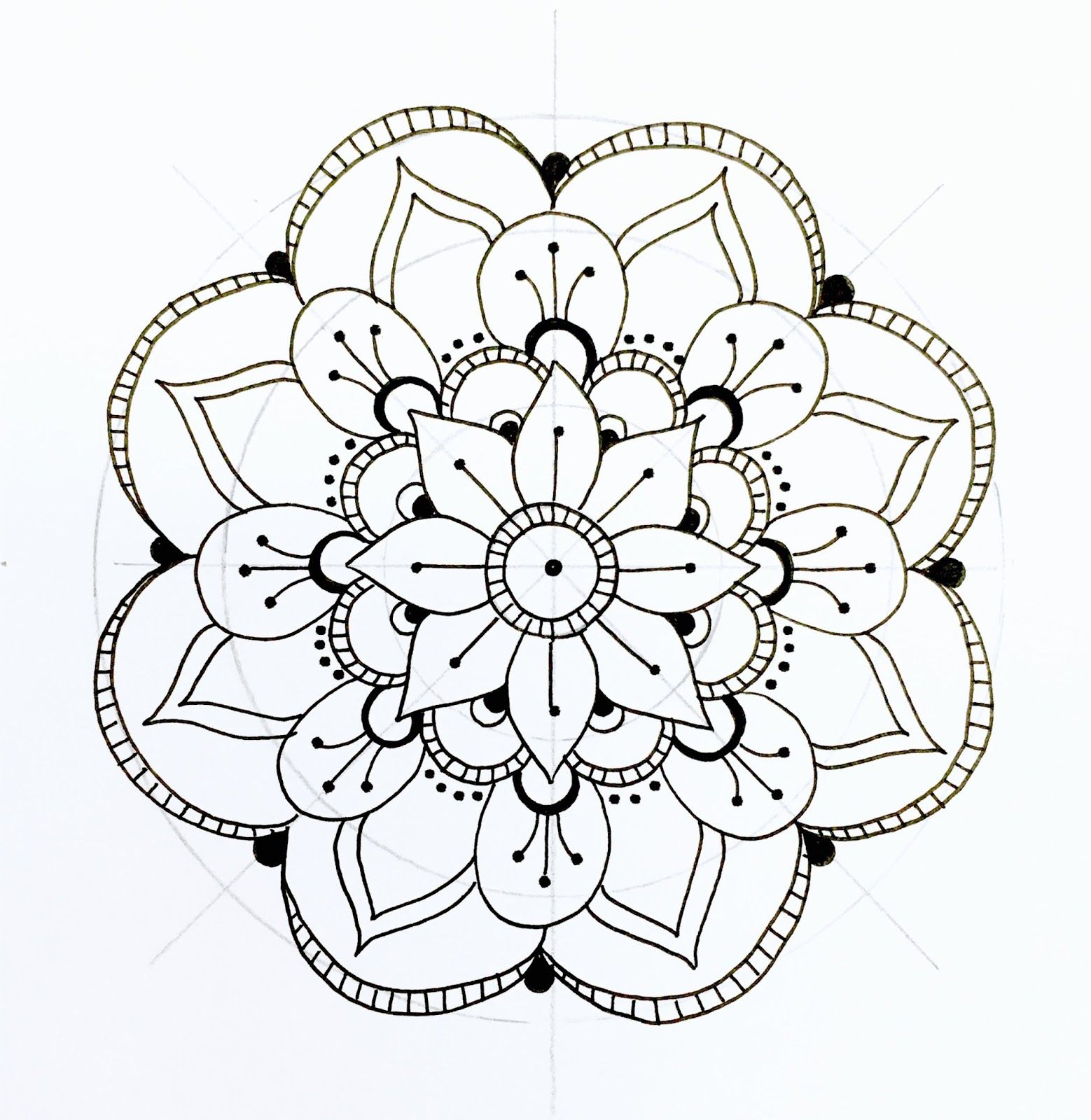 Like A Flipagram But Slower Simple Mandala Design Easy Mandala Drawing Mandala Drawing