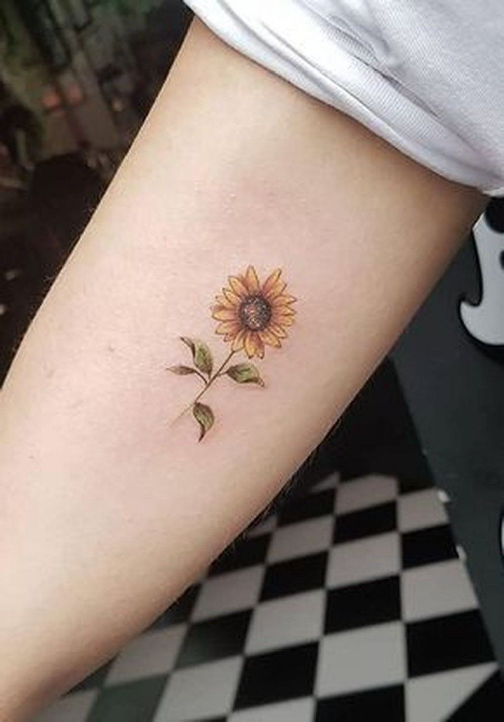 M S De 20 Ideas Elegantes De Tatuajes De Girasol Que Lo Inspirar N A