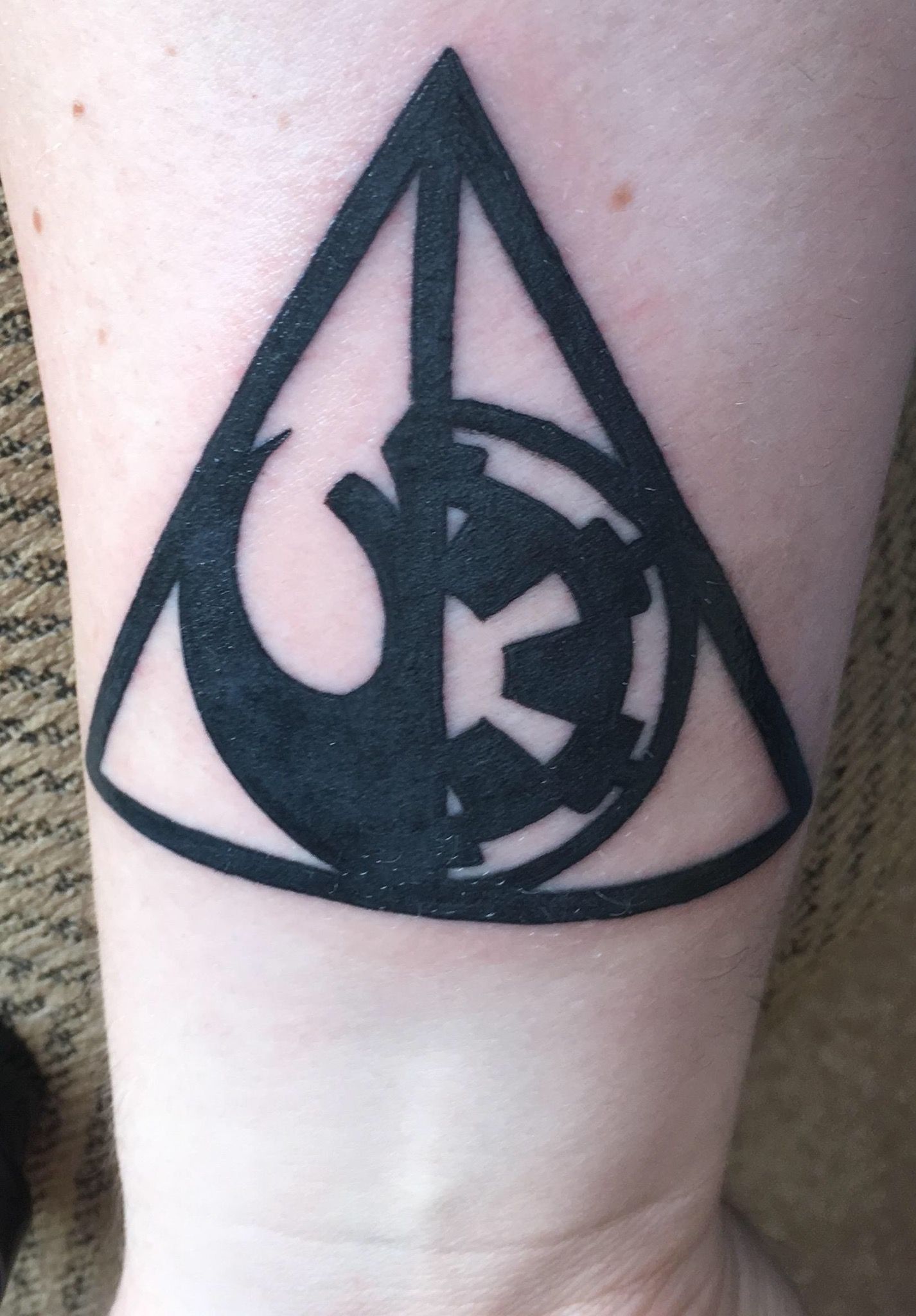 New Harry Potter Triangle Symbol In 2020 Harry Potter Triangle Symbol