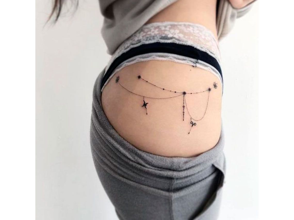 Pequeños Tatuajes en los Glúteos: Tendencias y Tips